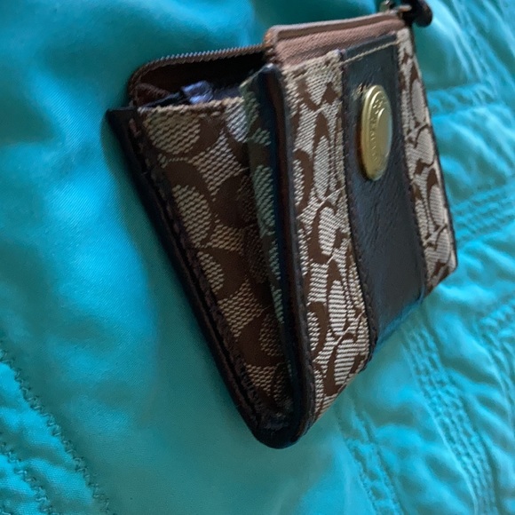 Coach Logo Card Holder - Picture 4 of 4